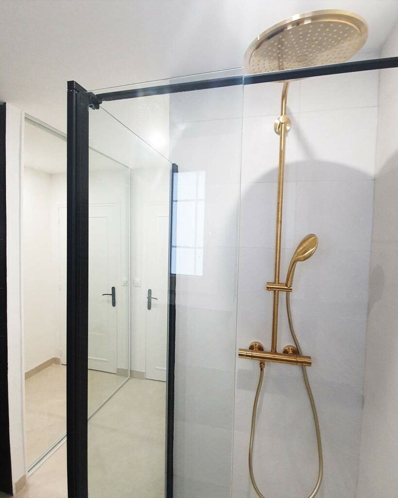 Salle de bain rénovée à Palaiseau